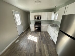 Building Photo - 133 N Locust St