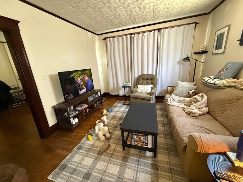 Building Photo - 61 Adamson St