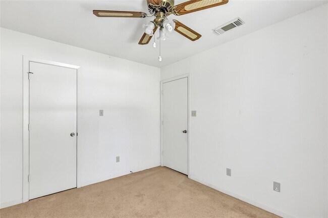 Building Photo - 70 Fern View Ct