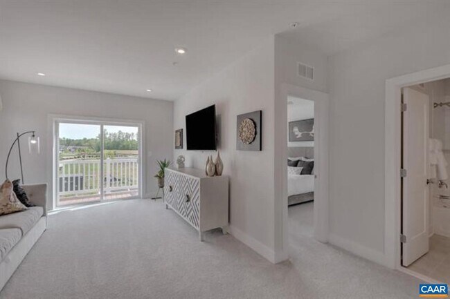 Building Photo - 828 Wesley Ln