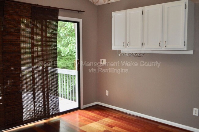 Building Photo - 2120 Leadenhall Way