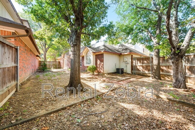 Building Photo - 4408 Sierra Dr