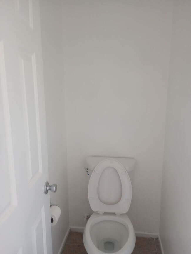 Building Photo - Spacious 4-Bedroom Home with Office, 3 Full Baths, and Modern Amenities