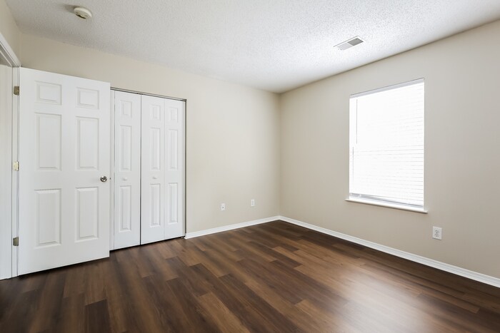 Building Photo - 121 Hatters Ct