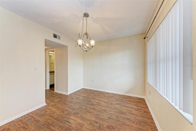 Building Photo - 305 30th Ave W