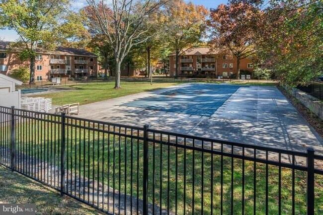 Building Photo - 100 Campbell Cir