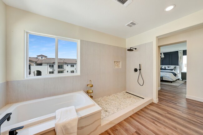 Building Photo - 143 N Un St