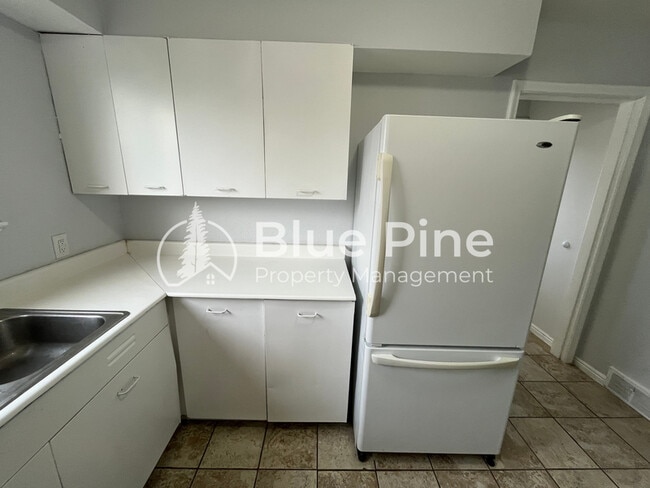 Building Photo - 1322 S 4th Ave