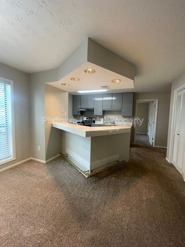 Building Photo - 402 Wynnes Ridge Cir SE