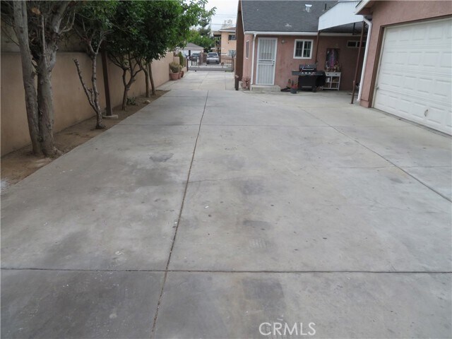 Building Photo - 6510 Lucille Ave