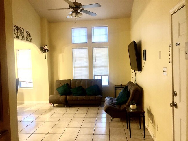 Building Photo - 9802 Cantera Ct