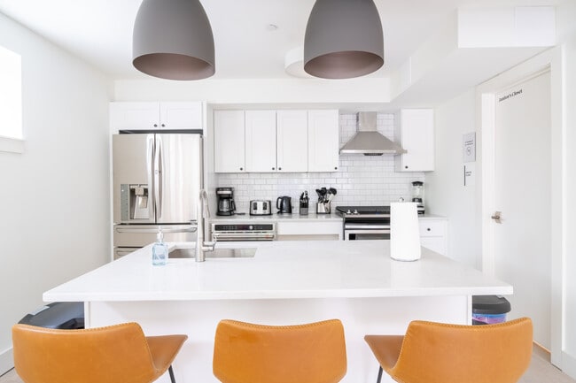 Building Photo - Flats on the Hill (Furnished Suites)