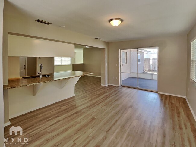 Building Photo - 7511 Hawthorn Dr