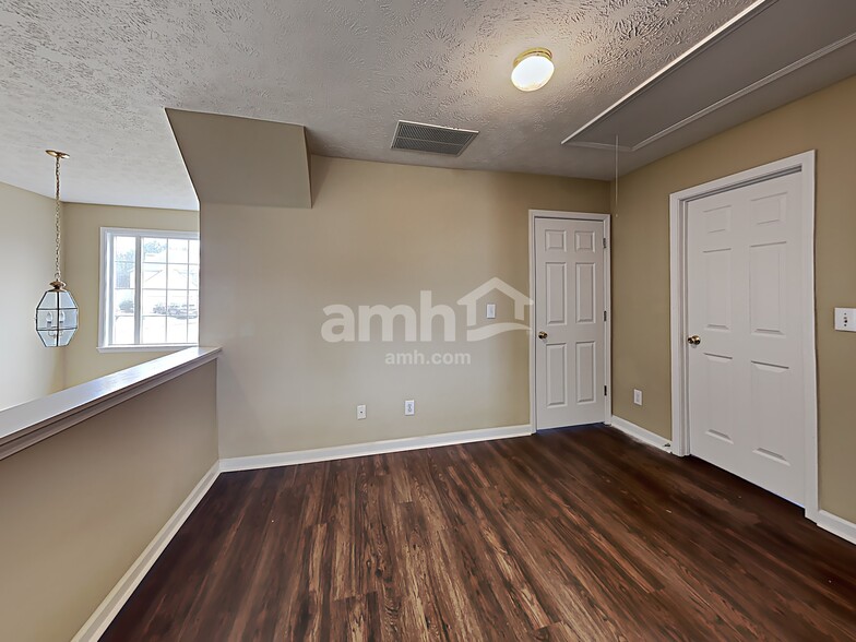 Building Photo - 3915 Madison Bnd NW