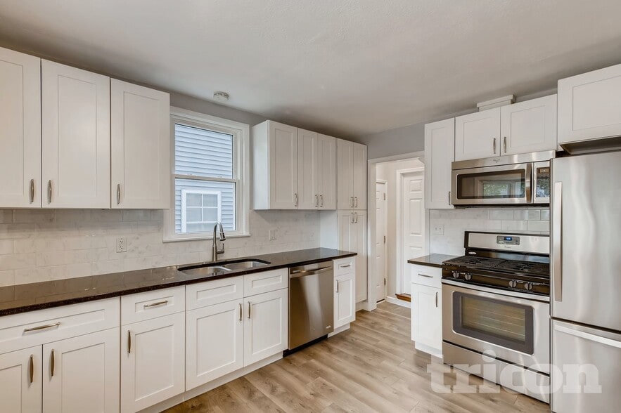 Building Photo - 3105 Georgia Ave S