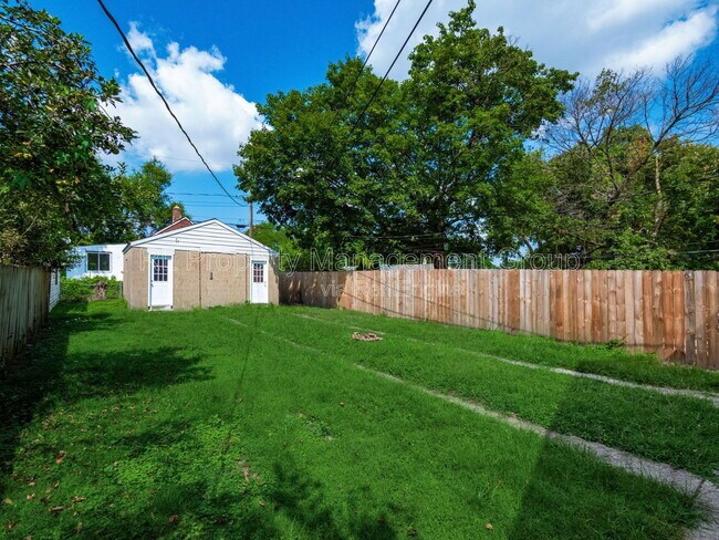 Building Photo - 439 Eldridge Ave