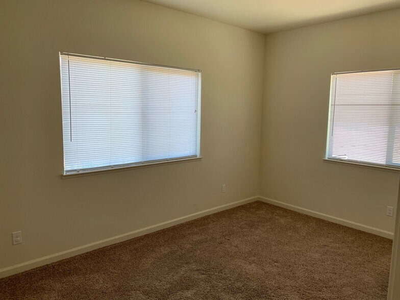 Bedroom 2 - 4058 E Midas Ave