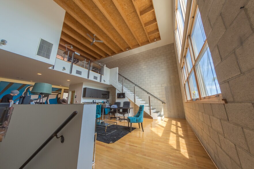 Building Photo - 717 N Cahuenga Blvd