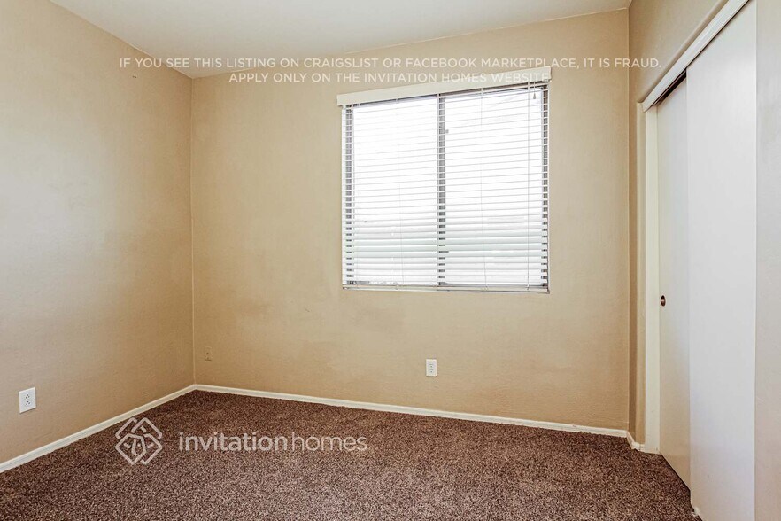 Building Photo - 14921 W Lisbon Ln