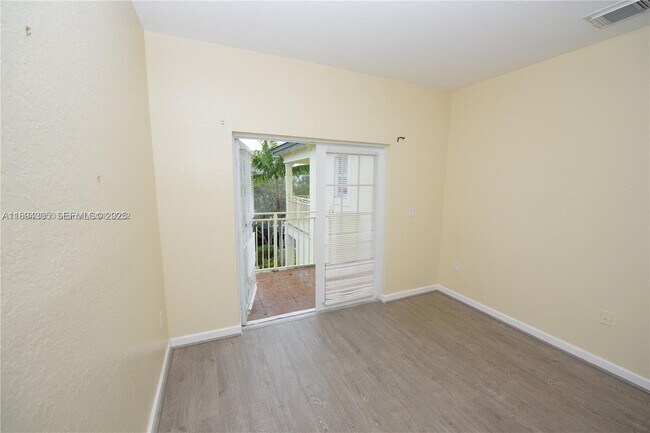 Building Photo - 174 NE 32nd Terrace