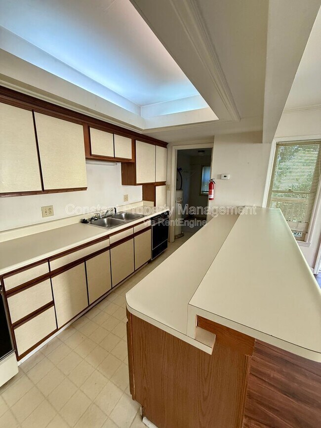 Building Photo - 1031 Bond St