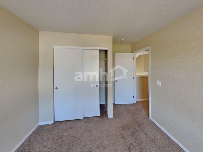 Building Photo - 15625 E 99th Ave