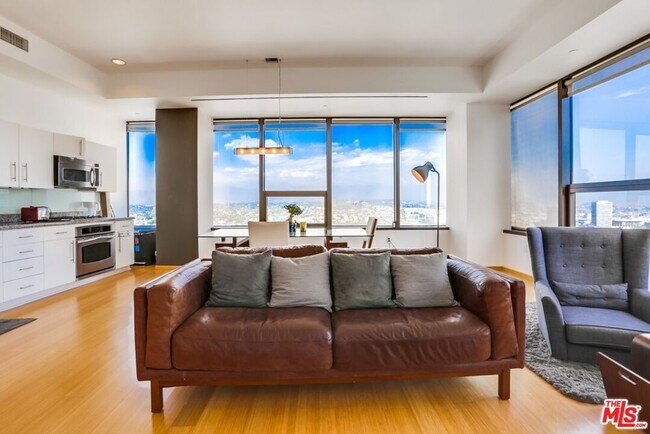 Building Photo - 1100 Wilshire Blvd