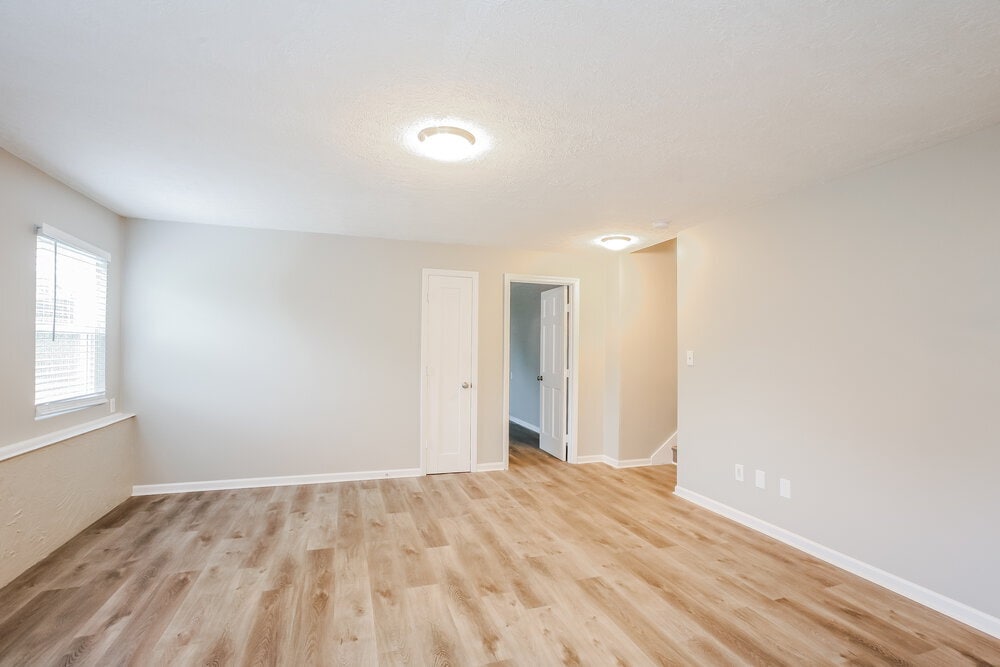 Building Photo - 4087 FairOaks Dr