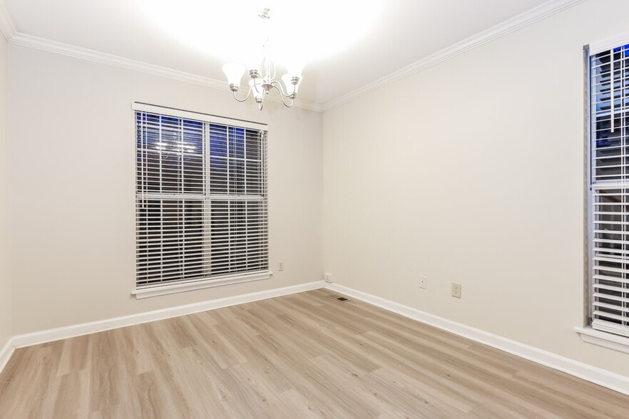 Building Photo - 403 Streamview Ln