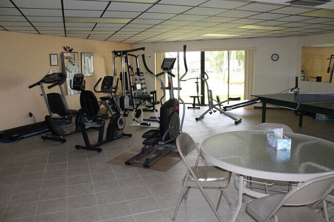 Building Photo - Furnished condo