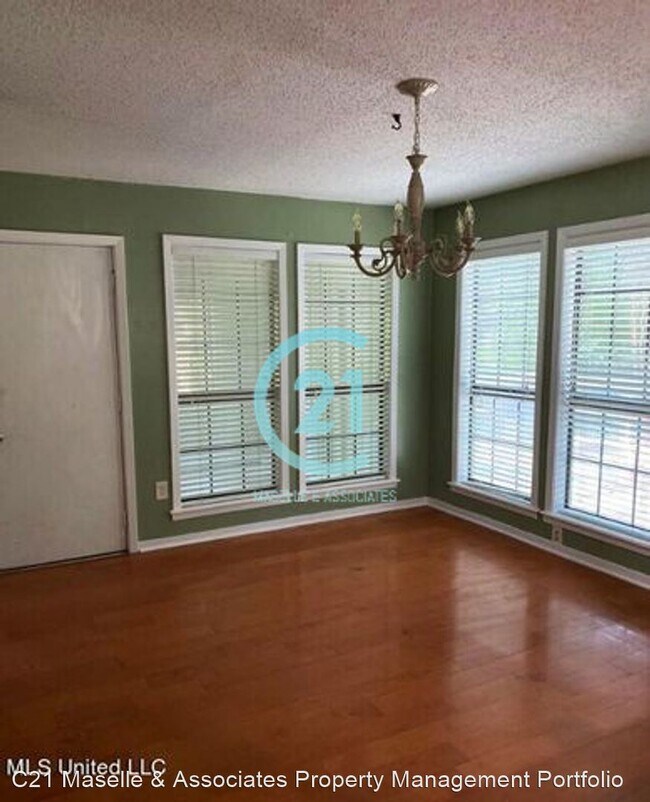 Building Photo - 3 br, 2 bath House - 305 Camp Garaway Rd