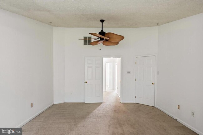 Building Photo - 9805 Redwing Dr