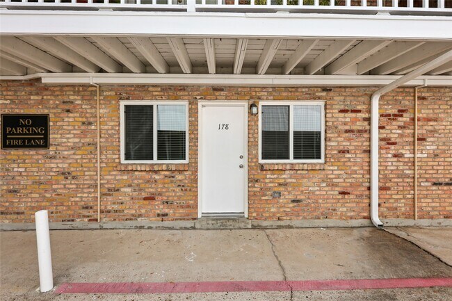 Building Photo - 4040 San Felipe St