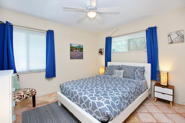Building Photo - 4385 E Pso Caroleta