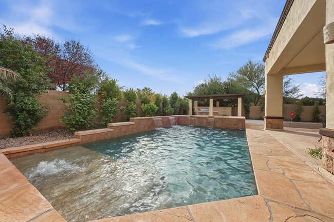 Building Photo - 6570 S Bogle Ave