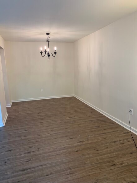 Building Photo - 156 Drummers Ln