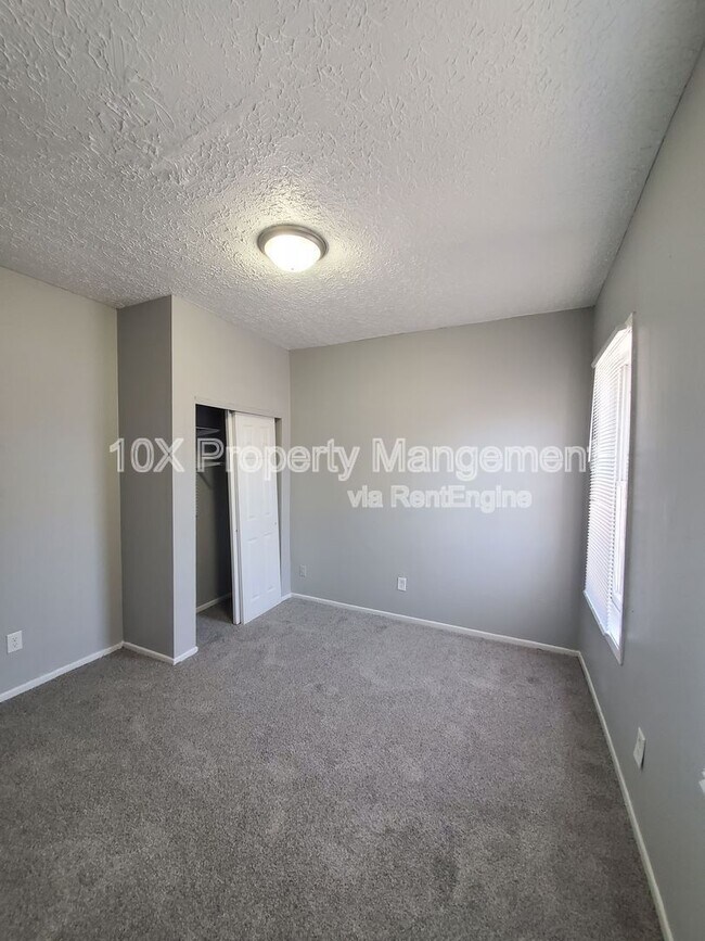 Building Photo - 100 N Harris Ave