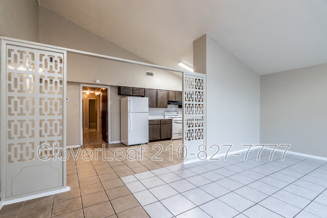 Building Photo - 317 Gaiety Ln