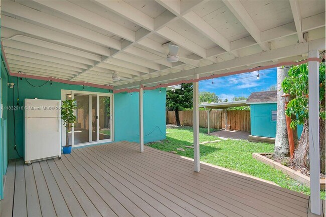 Building Photo - 320 NW 51st Ct