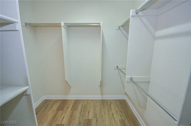 Building Photo - 4077 Beisner St