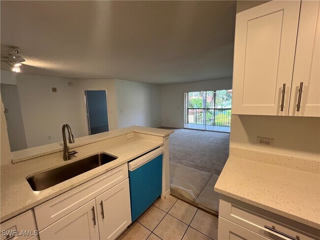 Building Photo - 8950 Colonnades Ct E