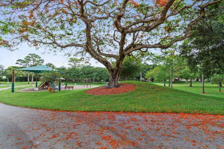 Huge green spaces throughout - 2662 NW 42nd St