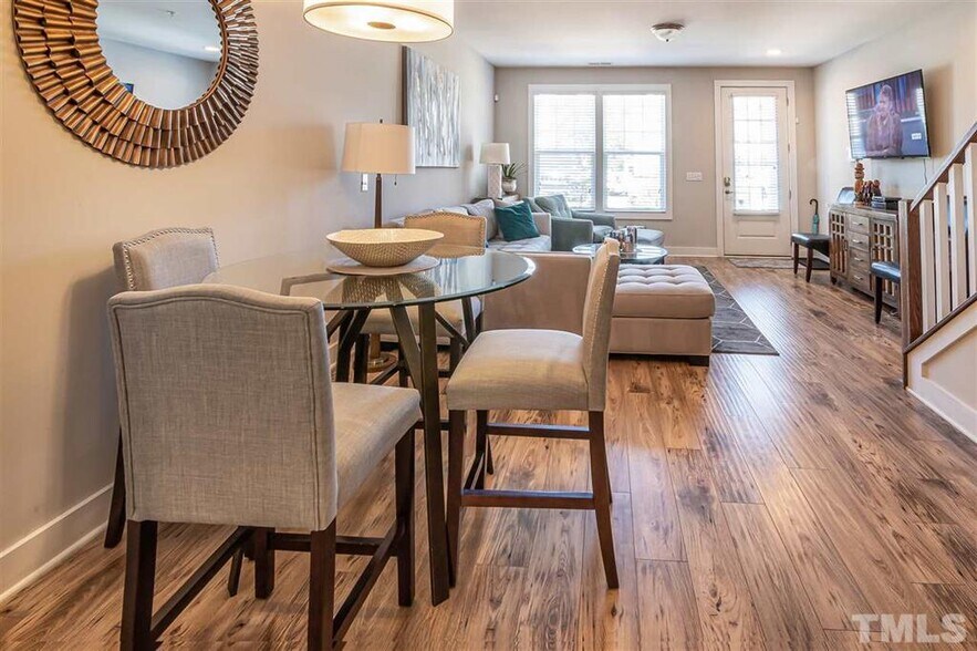 Building Photo - 2800 Bedford Green Dr