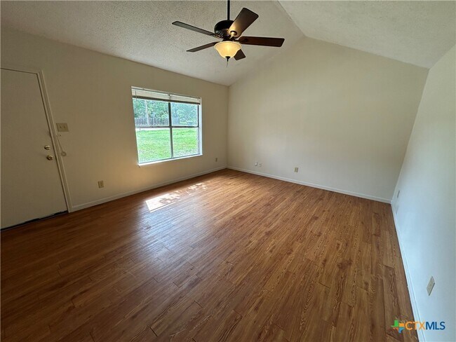 Building Photo - 1324 S Mesquite Ave