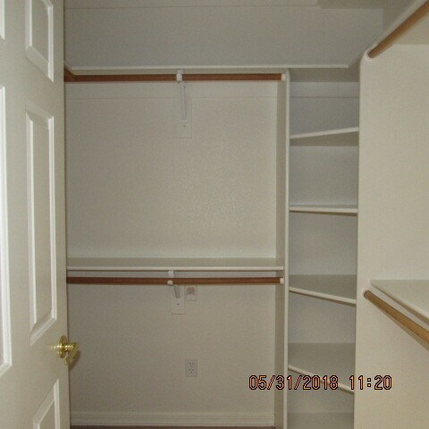 Building Photo - 3 Bedroom 2 bathroom 3 car garage