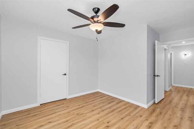 Building Photo - 11018 Long Gate Dr