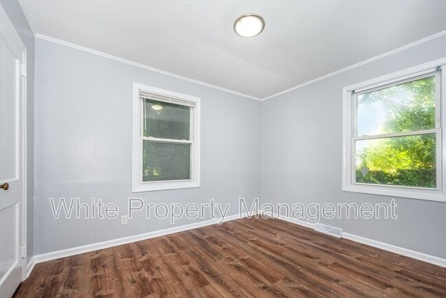 Building Photo - 1101 Mona Dr