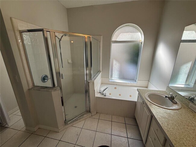 Building Photo - 1976 Willow Wood Dr