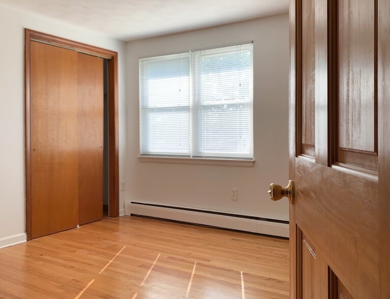 Lots of closet space - 1310 Slater Rd