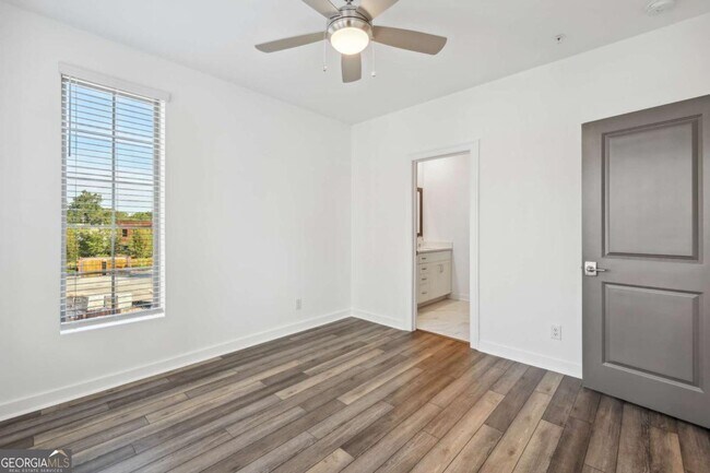 Building Photo - 432 Burton Dr